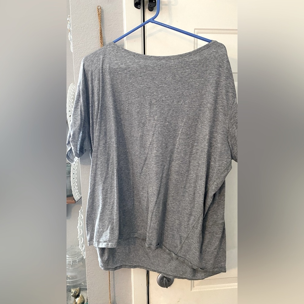 Lululemon t shirt